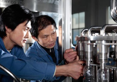 water bottling plant install Engineer team